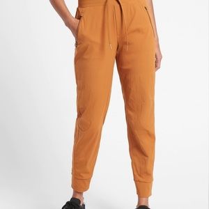 Athleta Trekkie North Jogger Sz 8